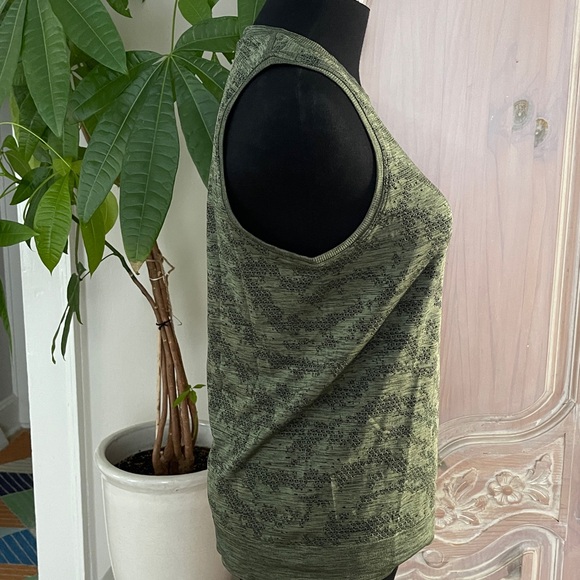 Lululemon Swiftly Breathe Muscle Tank Top - Picture 5 of 9